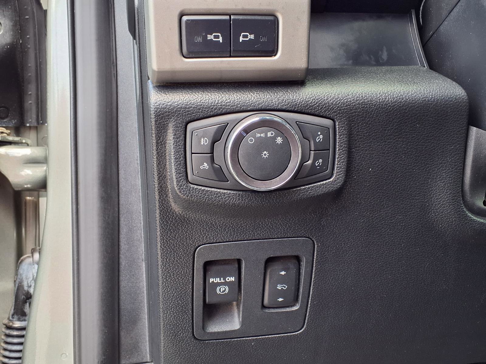 Used 2019 Ford F150 Lariat w/ Equipment Group 502A Luxury AWD/4WD image 22