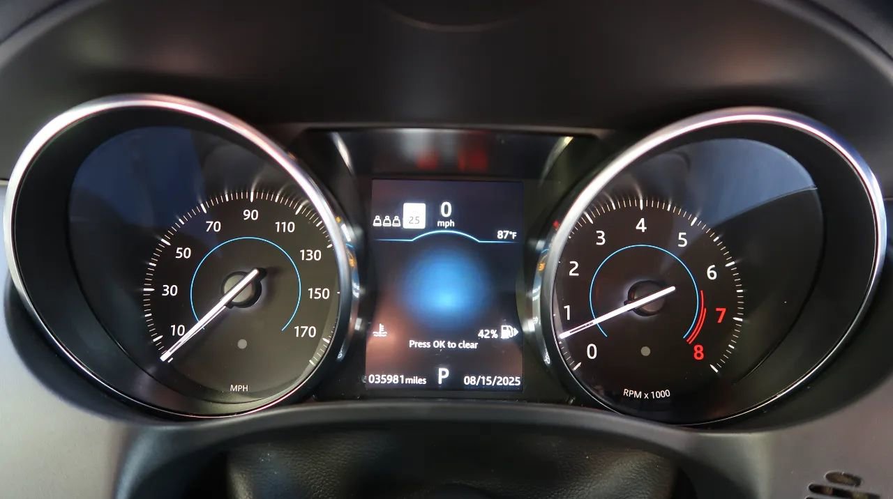 Used 2020 Jaguar F-PACE S AWD/4WD image 38