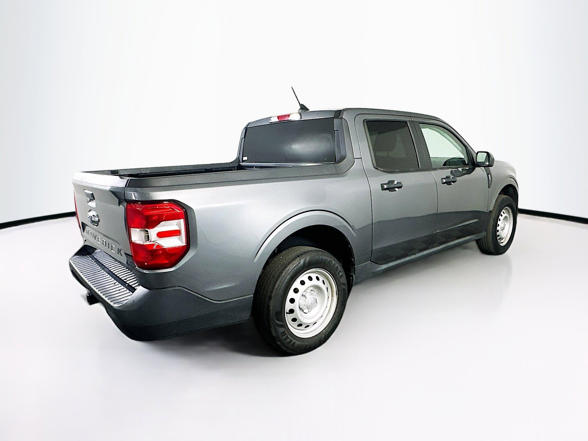 Used 2022 Ford Maverick XL FWD image 9