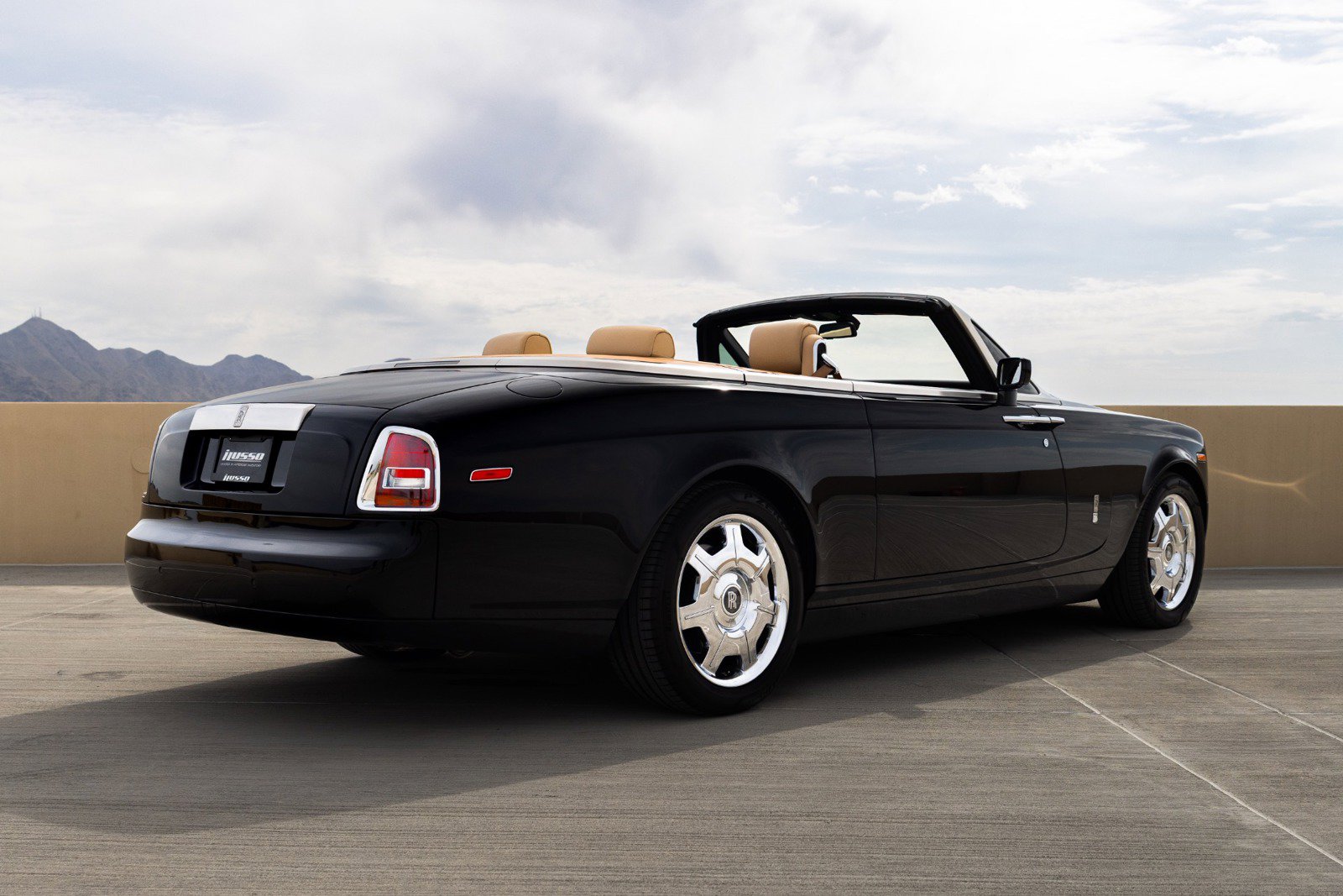 Used 2009 Rolls-Royce Phantom Drophead Coupe RWD image 4