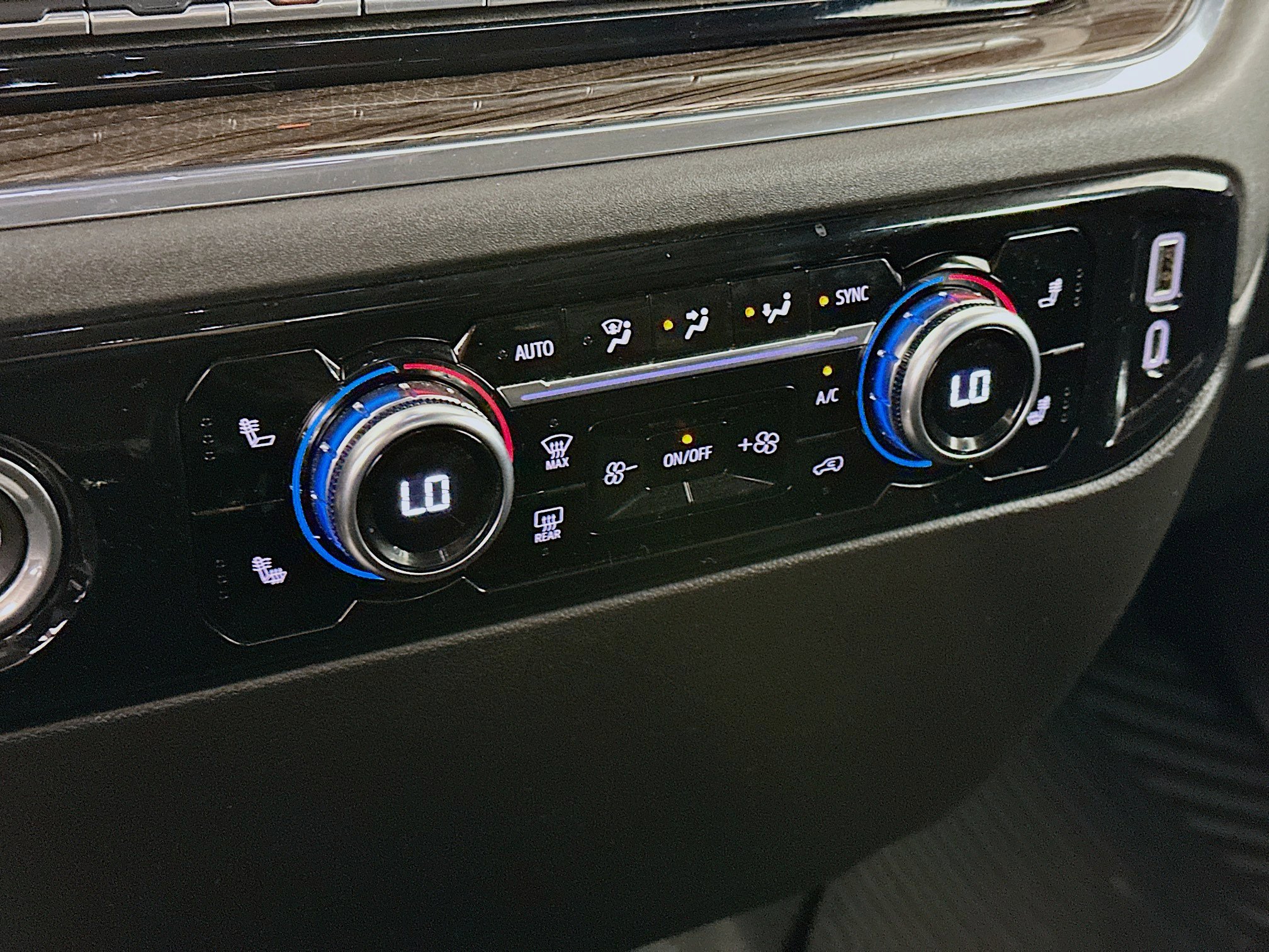 Used 2023 GMC Sierra 1500 Elevation image 24