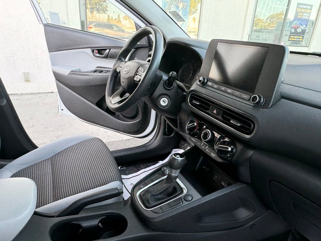 Used 2022 Hyundai Kona SE image 26