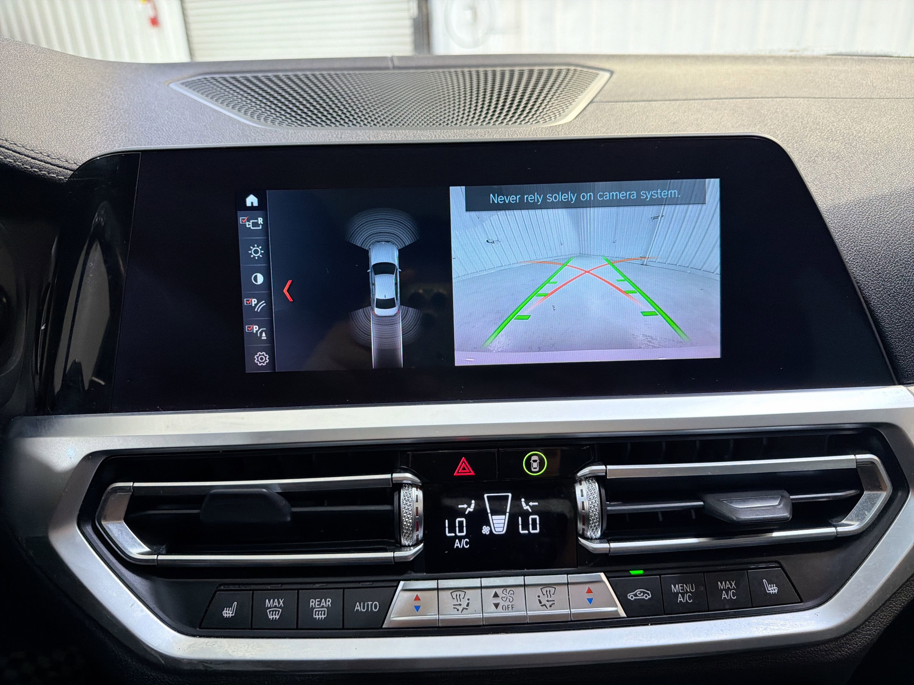 Used 2020 BMW 330i Sedan w/ M Sport Package RWD image 17