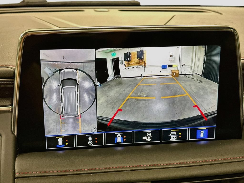 Used 2021 Chevrolet Suburban RST w/ Luxury Package AWD/4WD image 15