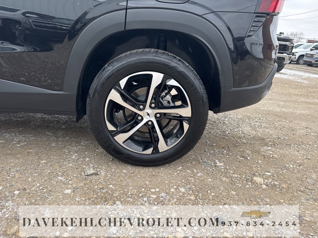 Used 2025 Chevrolet Trax RS w/ Driver Confidence Package image 42