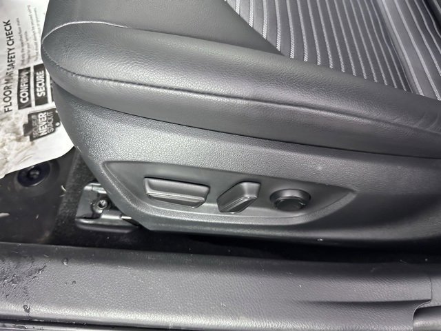 Used 2018 Toyota Camry SE image 21