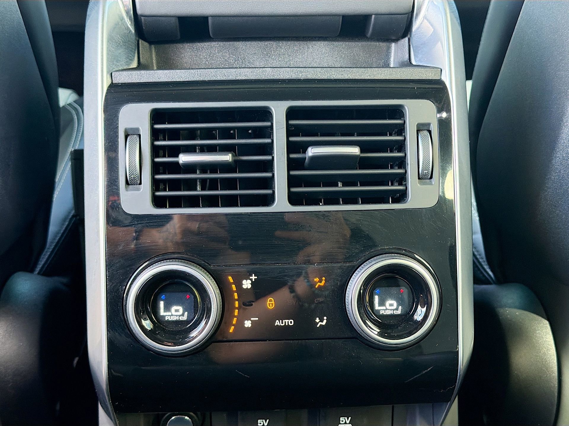 Used 2020 Land Rover Range Rover Sport SVR image 21