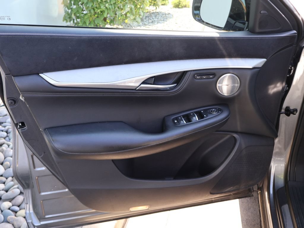 Used 2019 INFINITI QX50 Essential w/ Sensory Package AWD/4WD image 18