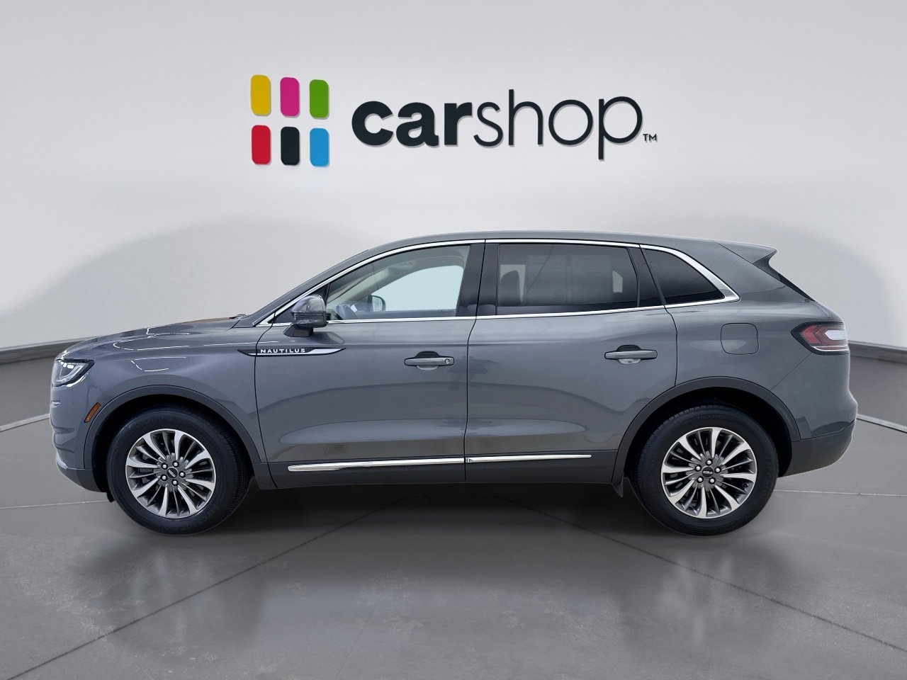 Used 2022 Lincoln Nautilus AWD w/ Premium Package image 2