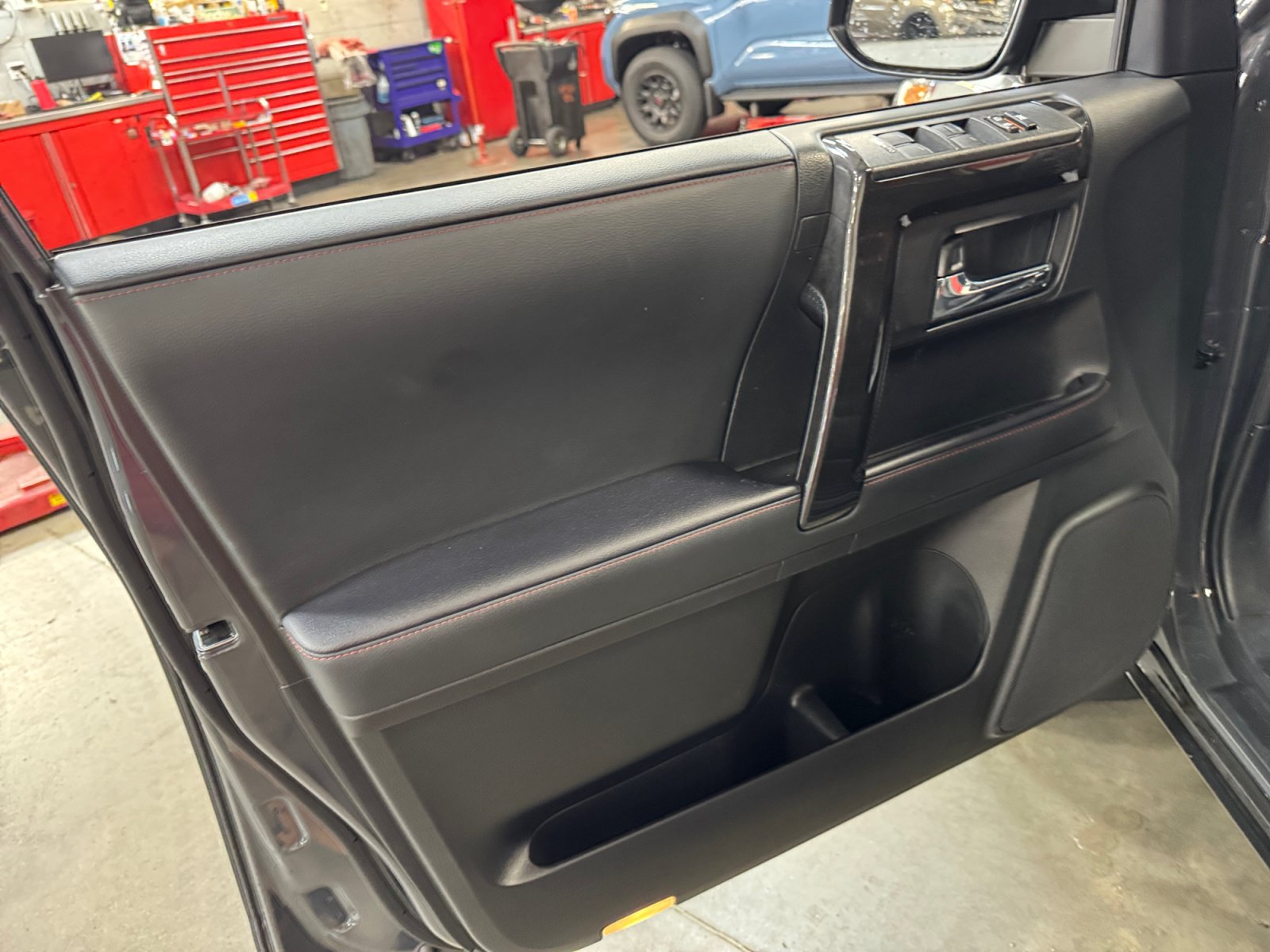 Certified 2024 Toyota 4Runner TRD Off-Road Premium w/ Moonroof Package AWD/4WD image 13