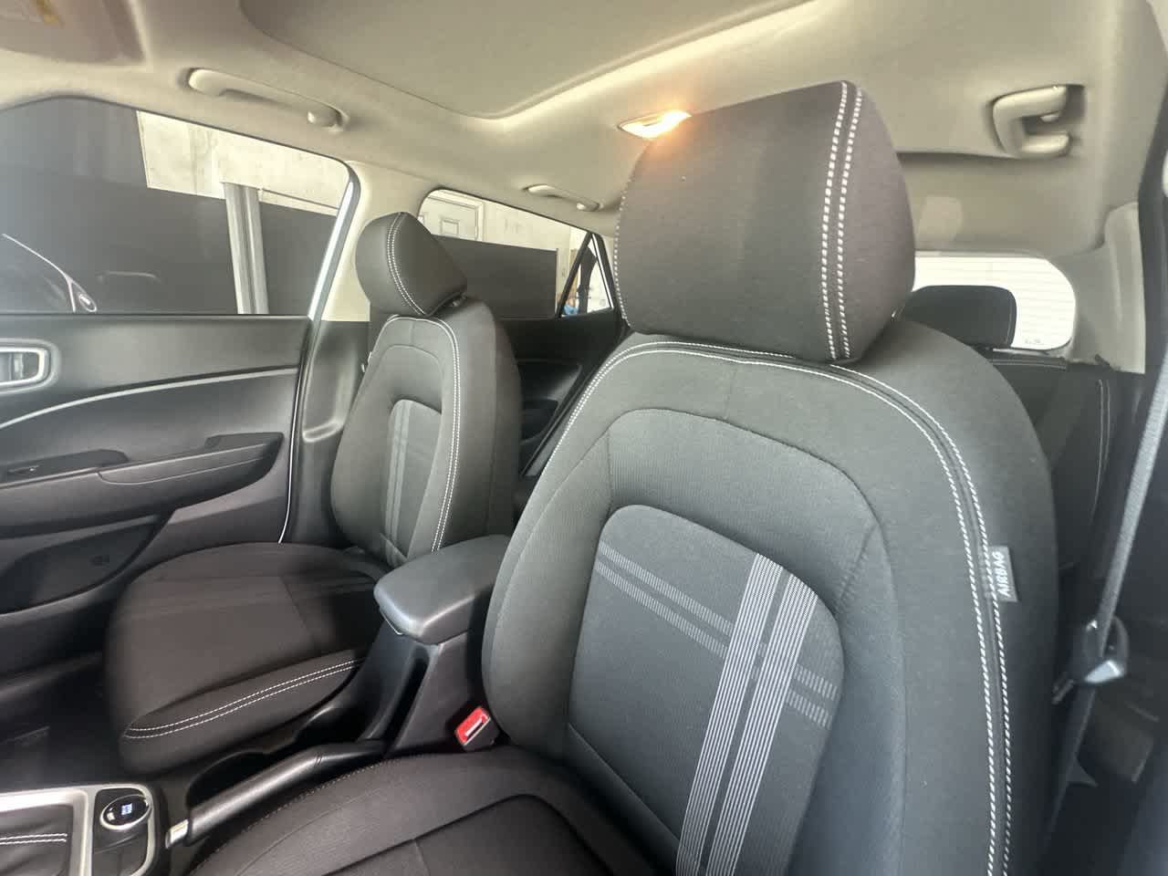 Used 2024 Hyundai Venue SEL FWD image 14