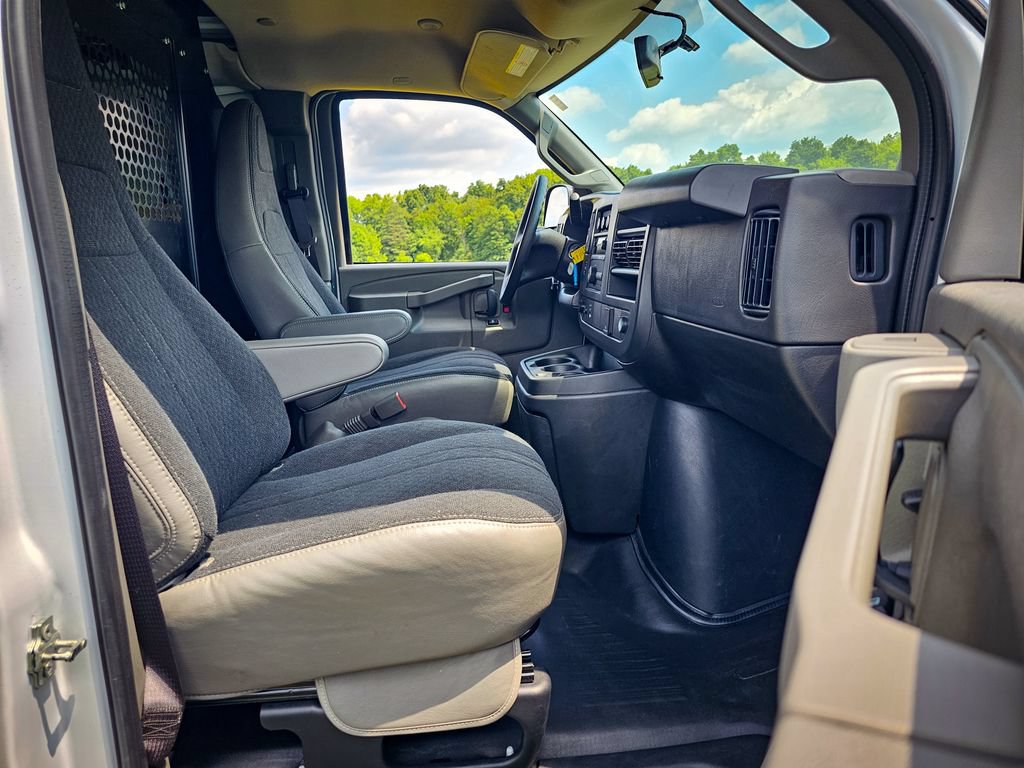 Used 2025 GMC Savana 2500 w/ Driver Convenience Package RWD image 26