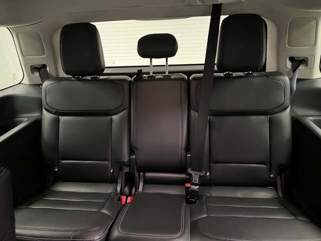 Used 2025 Ford Expedition Platinum image 46