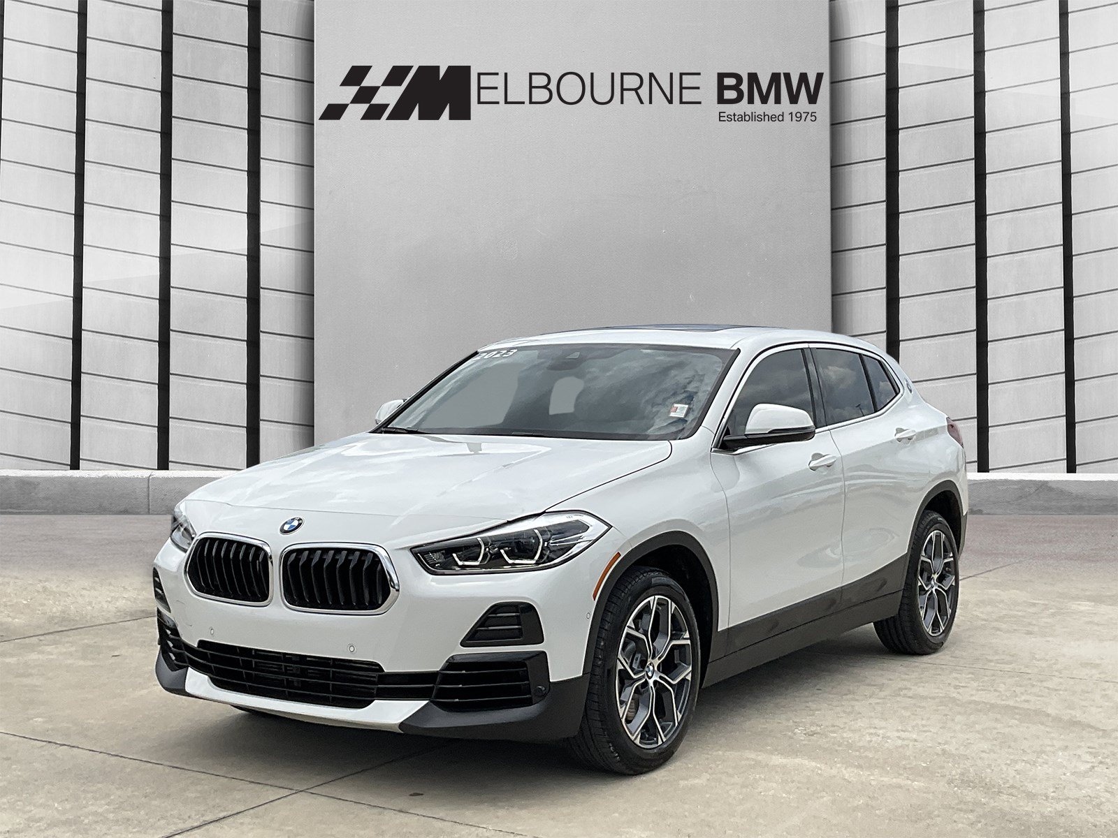 Used 2023 BMW X2 sDrive28i w/ Convenience Package FWD image 3