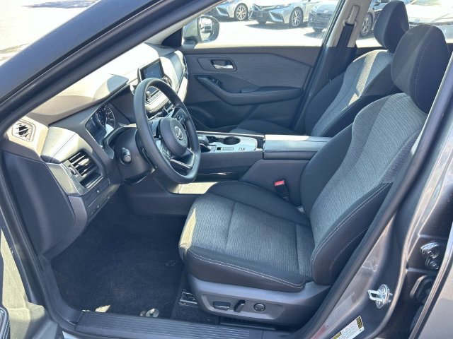Used 2023 Nissan Rogue SV FWD image 21
