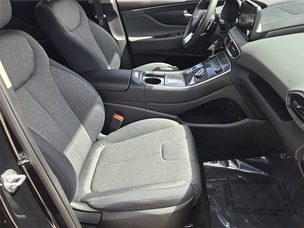 Used 2023 Hyundai Santa Fe SE image 16