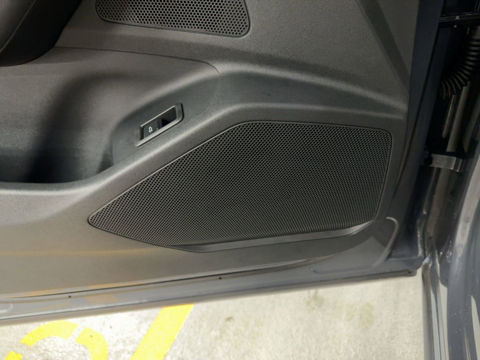 Used 2025 Audi Q6 e-tron Premium w/ Convenience Package image 21