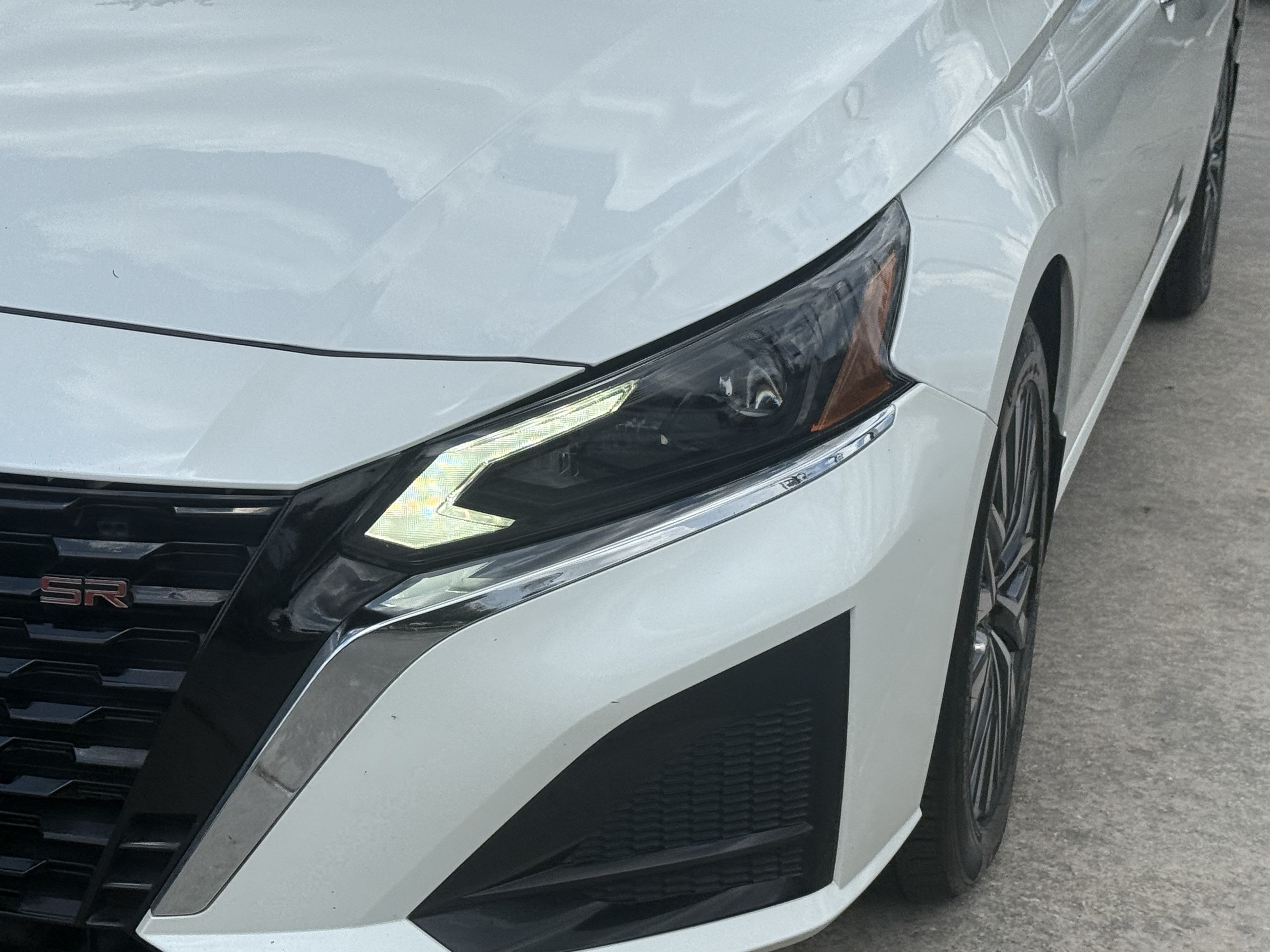 Used 2023 Nissan Altima 2.5 SV FWD image 11