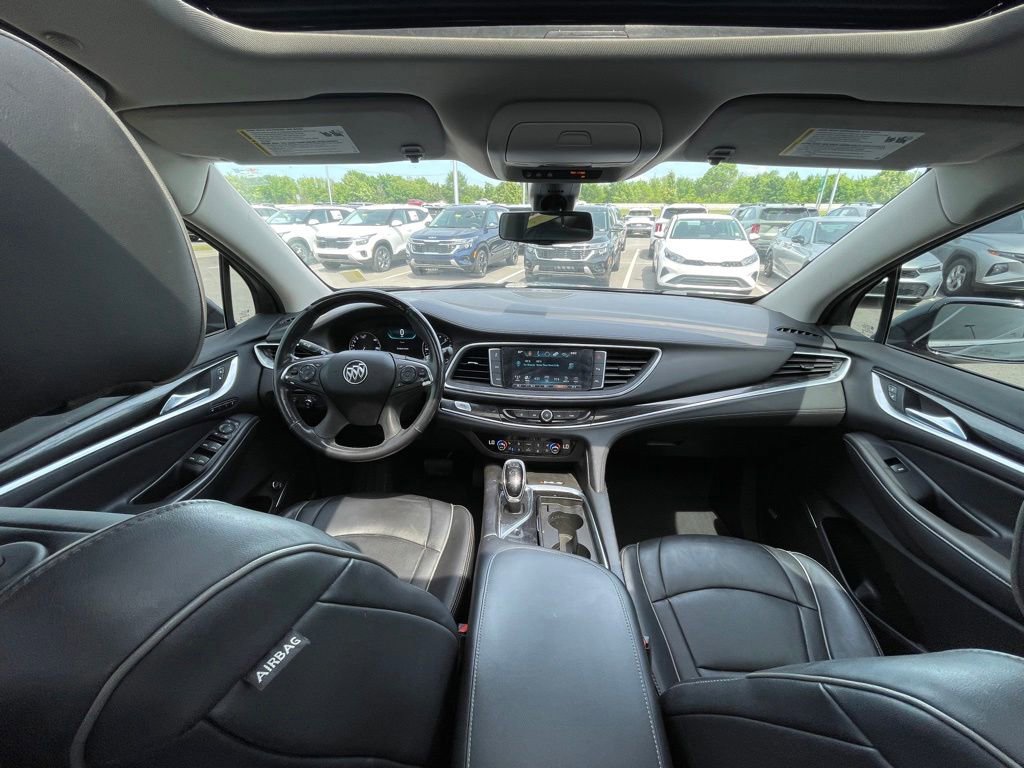 Used 2019 Buick Enclave Avenir w/ Avenir Technology Package AWD/4WD image 18