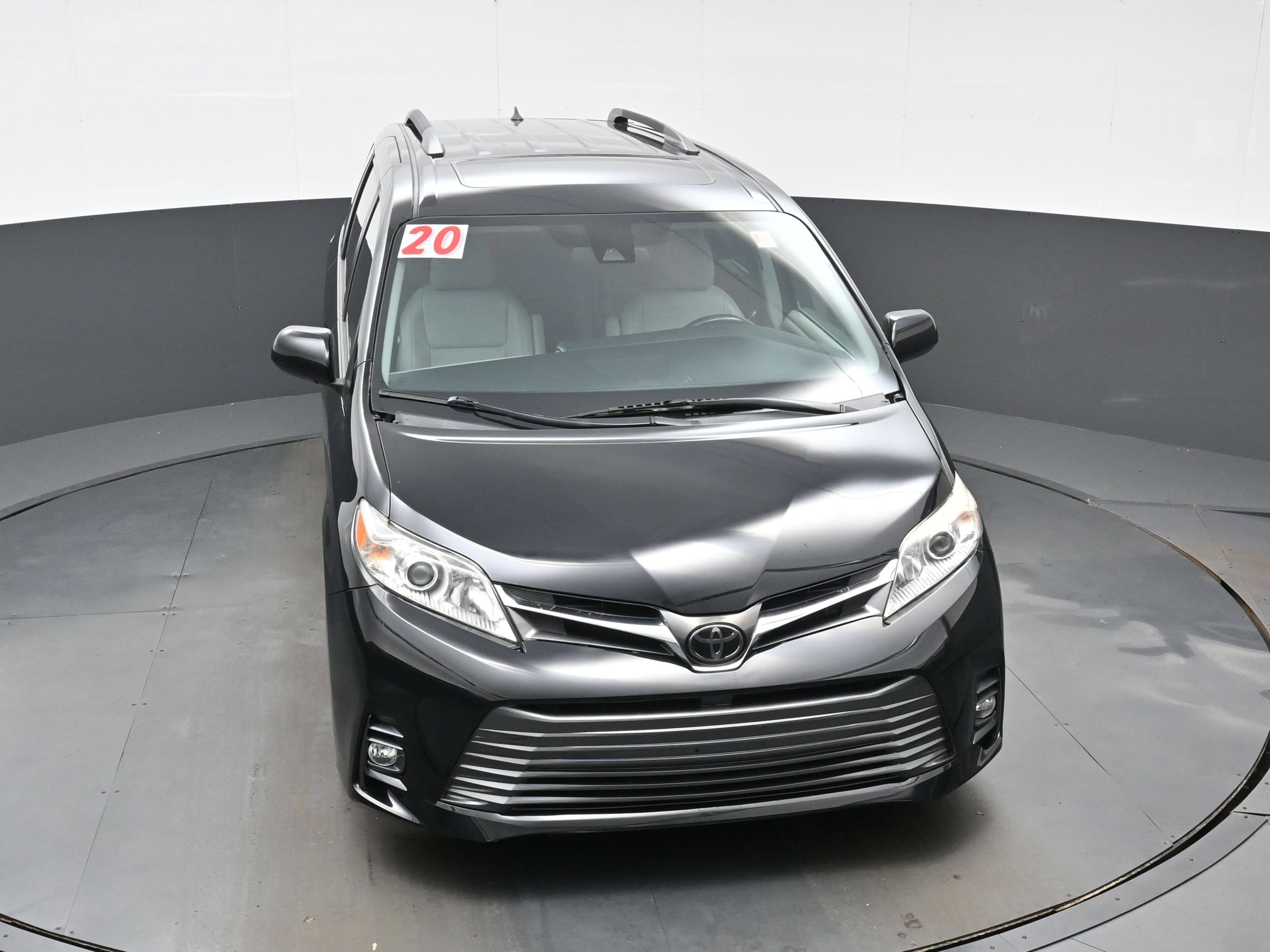 Used 2020 Toyota Sienna XLE FWD image 34