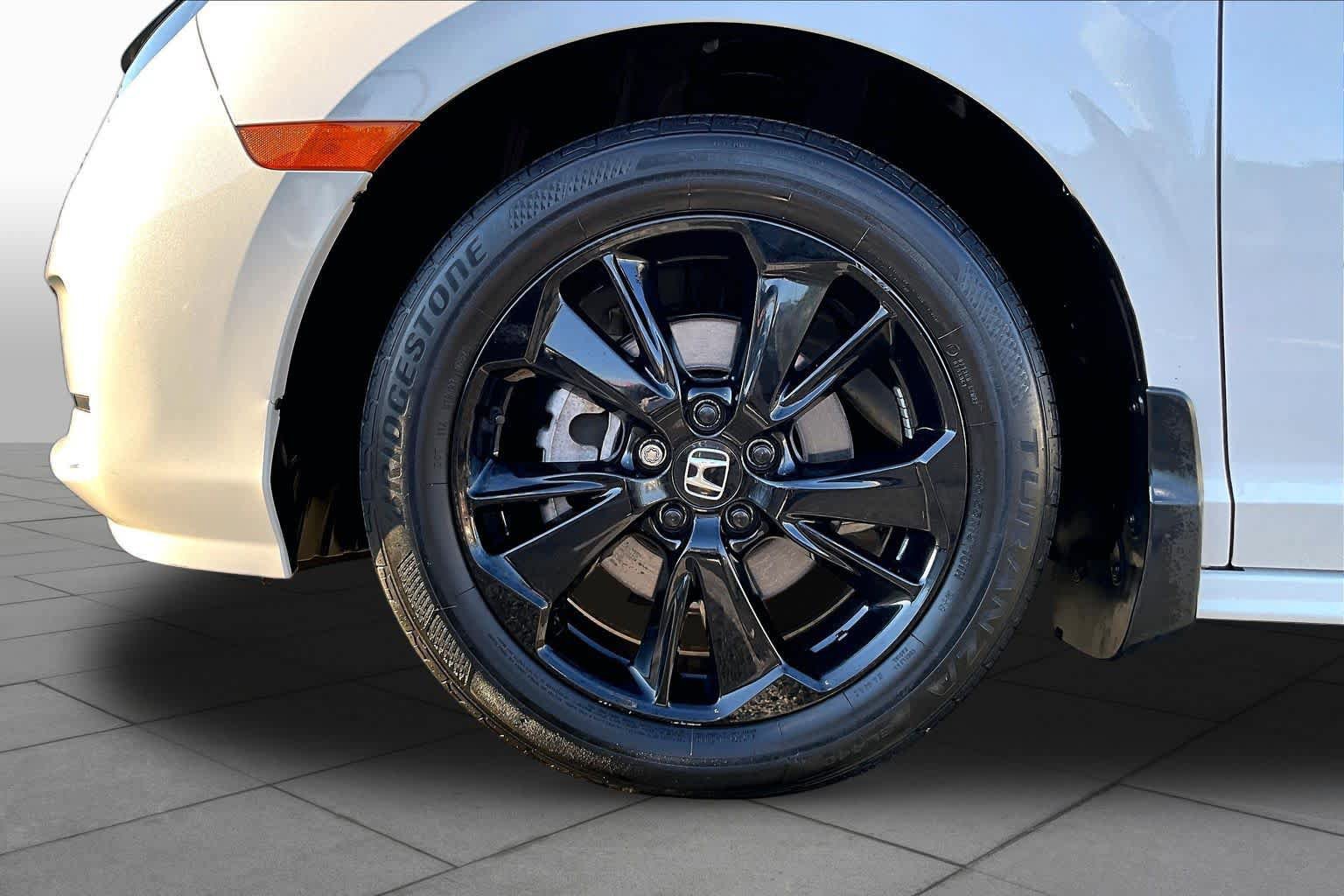 Used 2024 Honda Odyssey Sport image 11