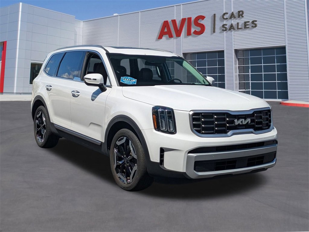 Used 2025 Kia Telluride S image 3