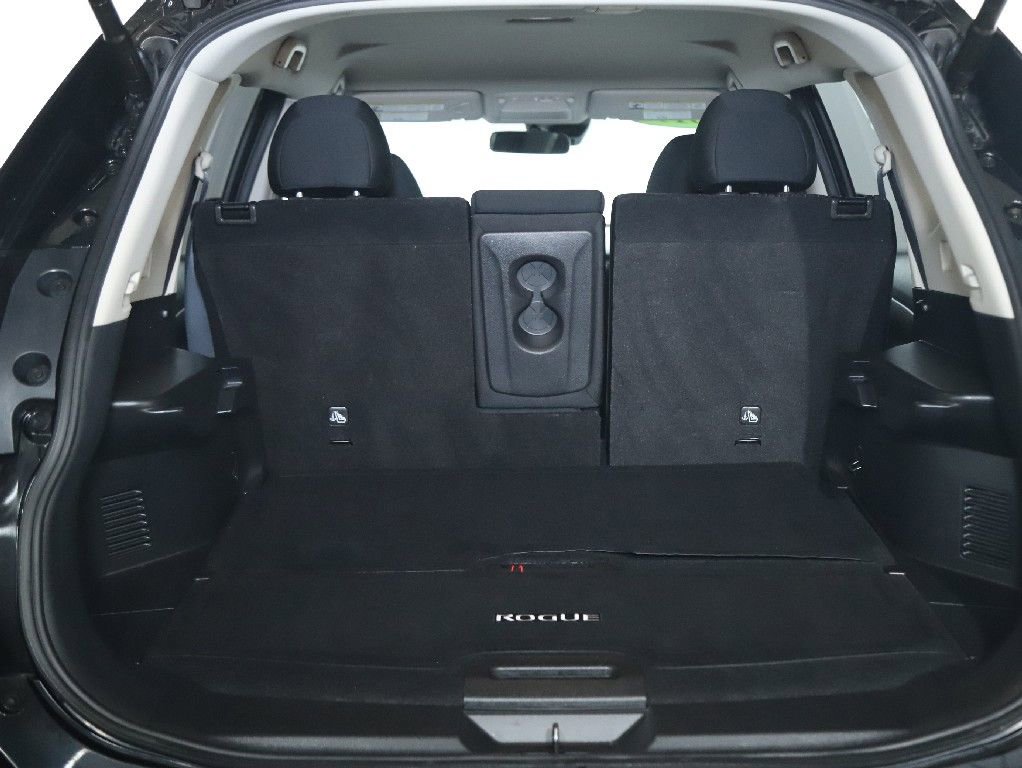 Used 2019 Nissan Rogue SV w/ Premium Package image 32