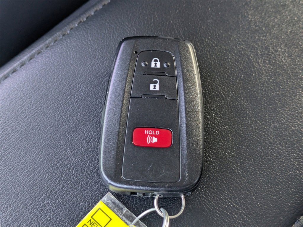 Used 2018 Toyota Prius Four image 31