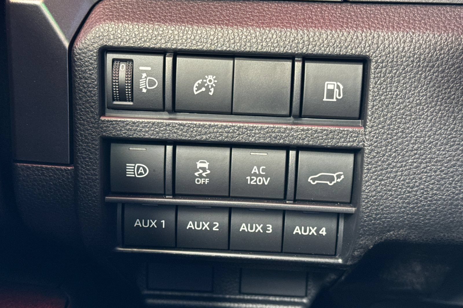Certified 2025 Toyota 4Runner TRD Off-Road Premium AWD/4WD image 34