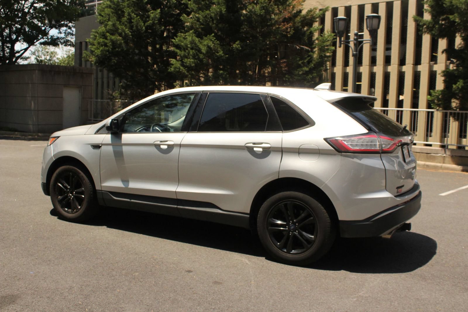 Used 2015 Ford Edge SEL w/ Equipment Group 201A AWD/4WD image 9