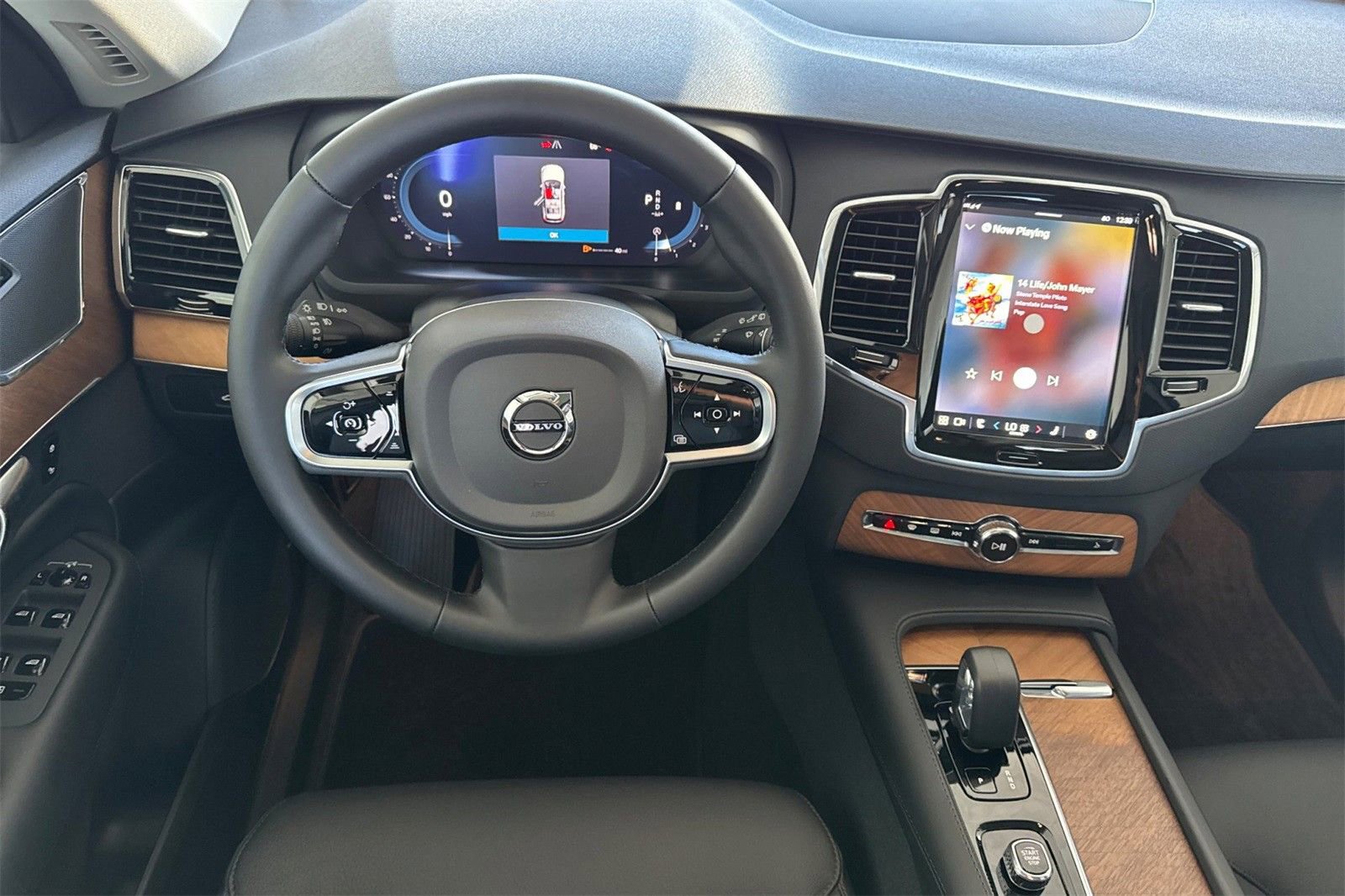 New 2025 Volvo XC90 B6 Plus w/ Protection Package Premier image 13