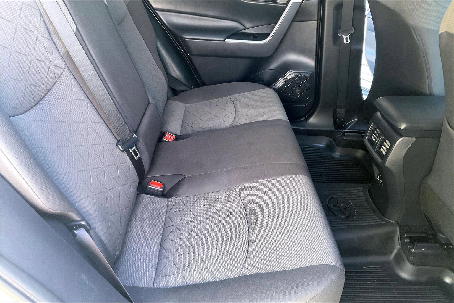 Used 2020 Toyota RAV4 XLE w/ All Weather Liner Package AWD/4WD image 19