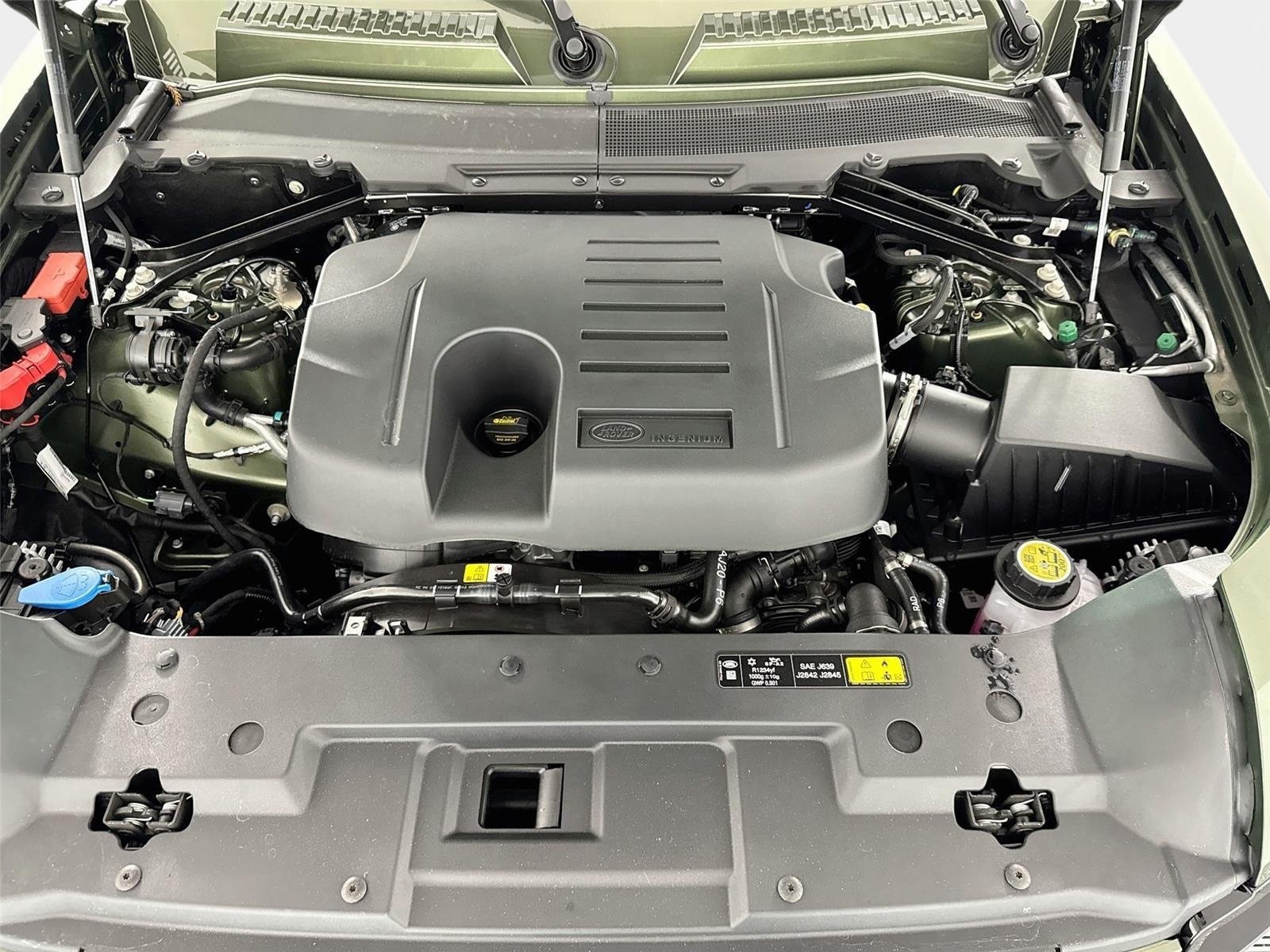 New 2026 Land Rover Defender 110 X-Dynamic SE AWD/4WD image 32