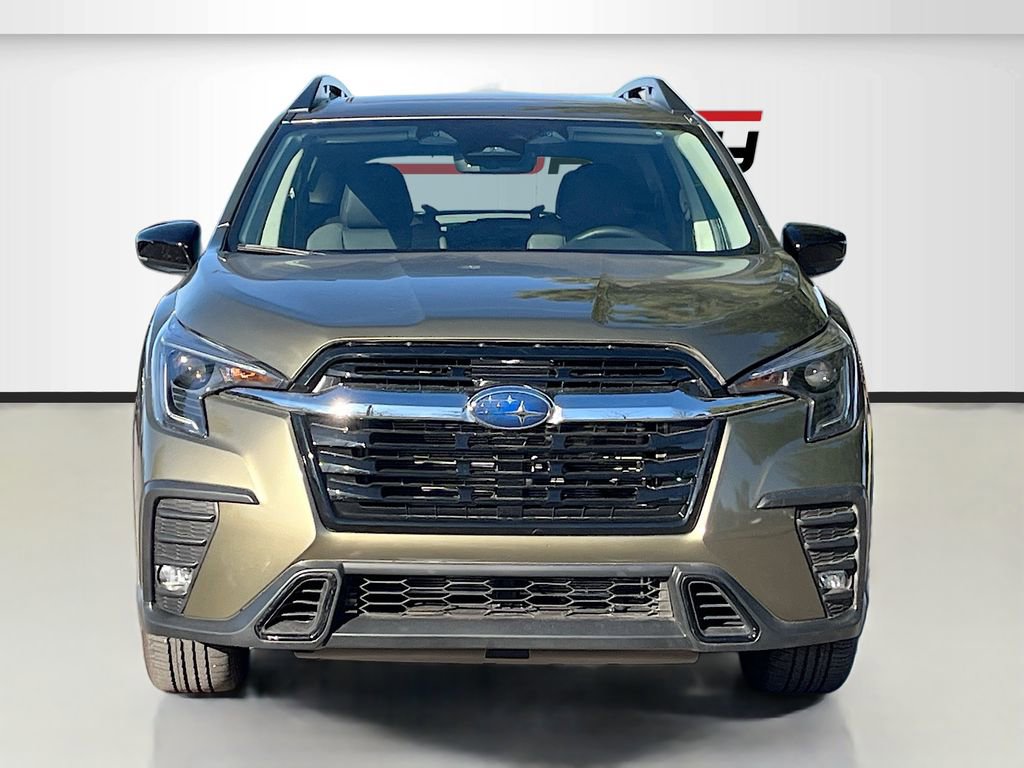 Used 2025 Subaru Ascent Onyx Edition image 2