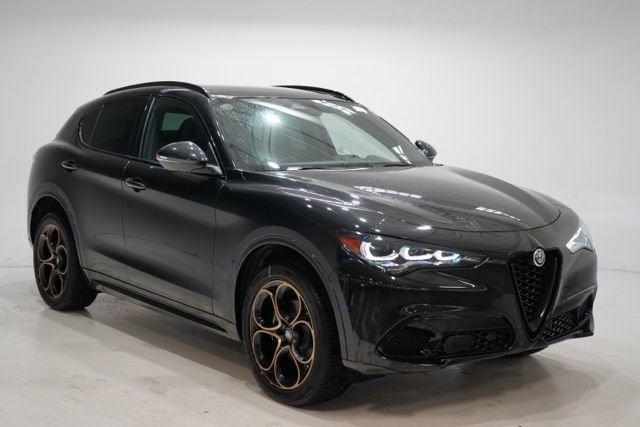 New 2025 Alfa Romeo Stelvio Sprint