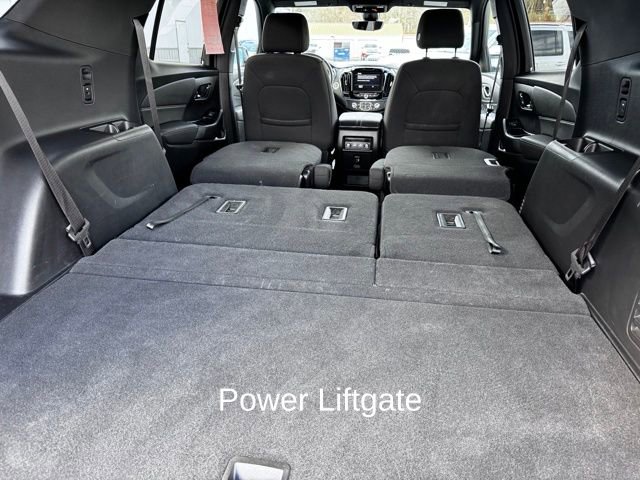 Used 2023 Chevrolet Traverse LT w/ Rear Camera Mirror Package image 22