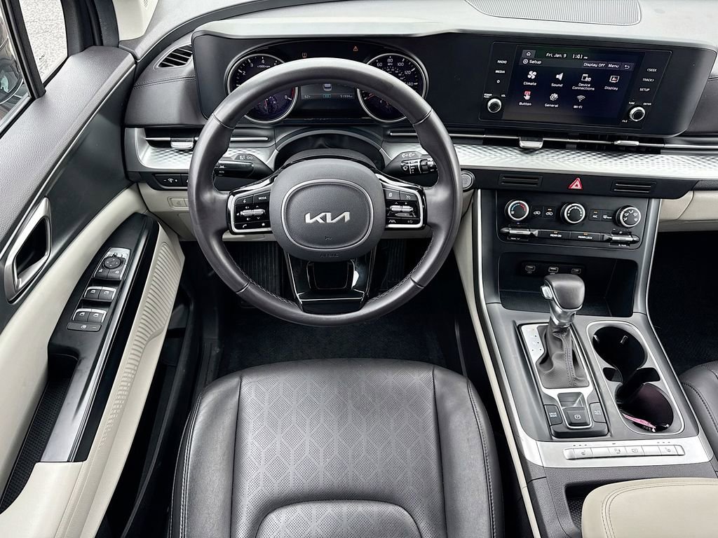 Used 2023 Kia Carnival LX image 28