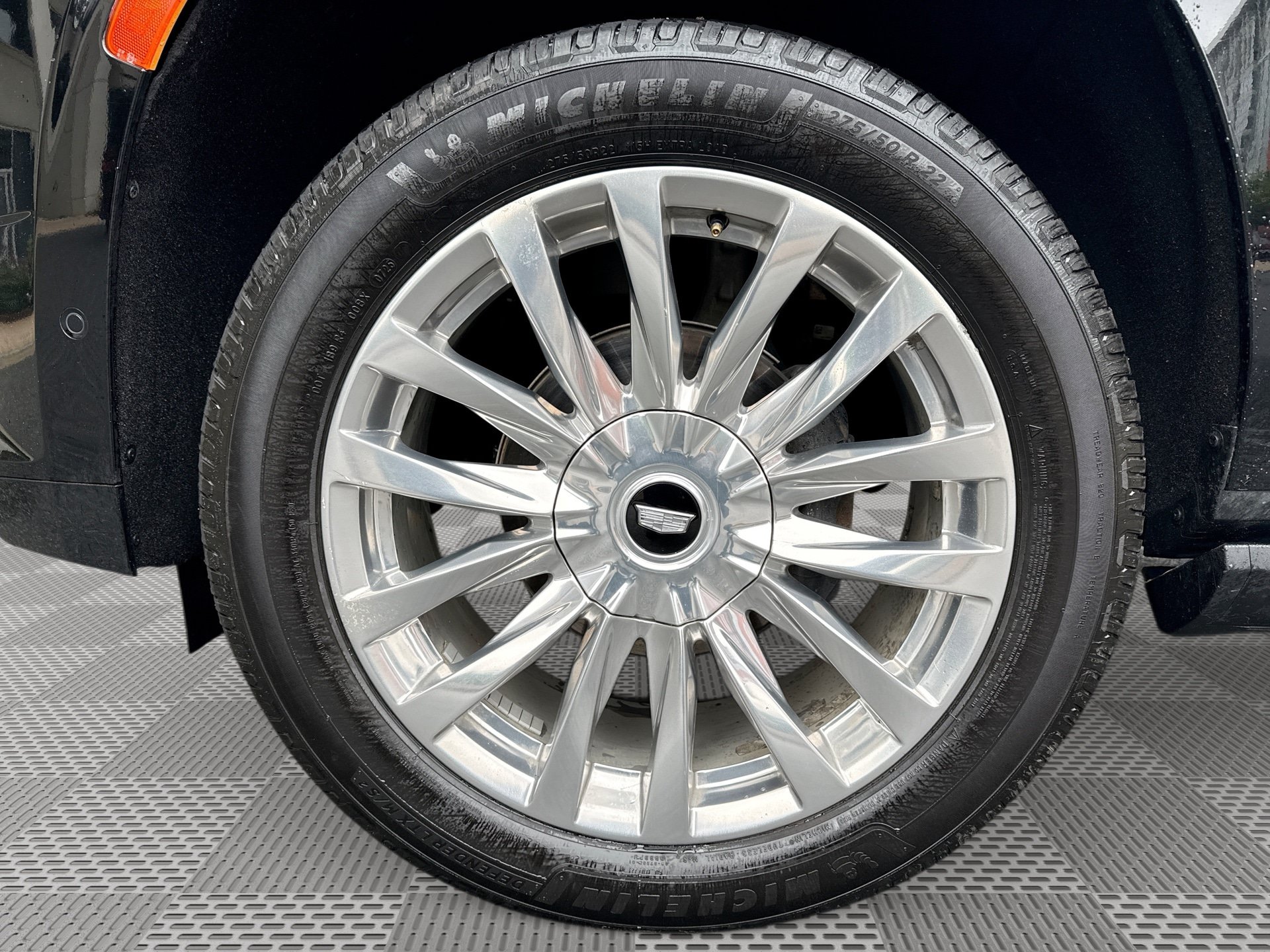 Used 2021 Cadillac Escalade ESV Premium Luxury w/ Driver Assist Tech Package AWD/4WD image 19