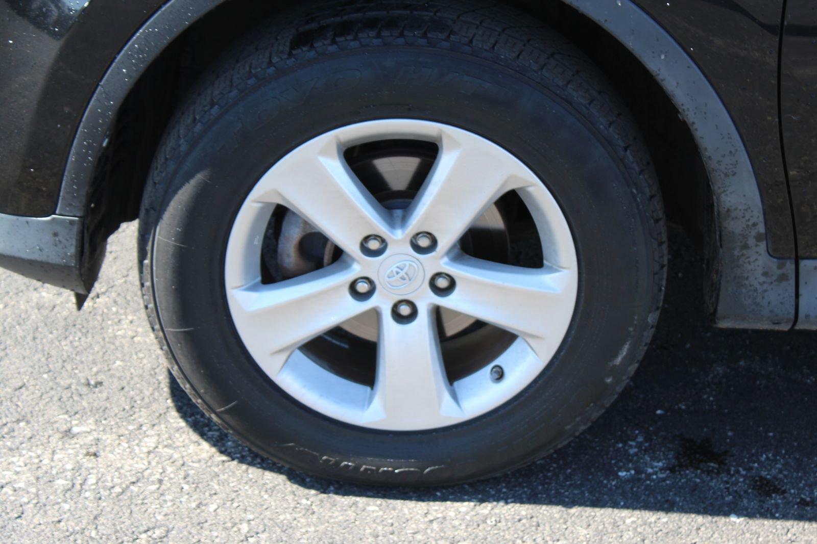 Used 2014 Toyota RAV4 XLE image 2