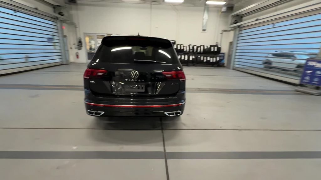 Certified 2024 Volkswagen Tiguan SEL R-Line AWD/4WD image 10