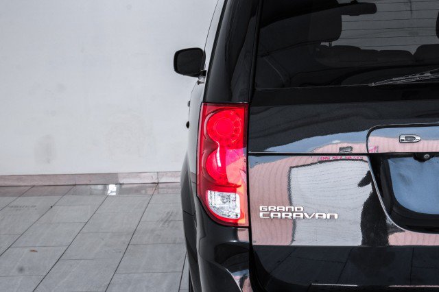 Used 2018 Dodge Grand Caravan SE w/ UConnect Hands-Free Group FWD image 42