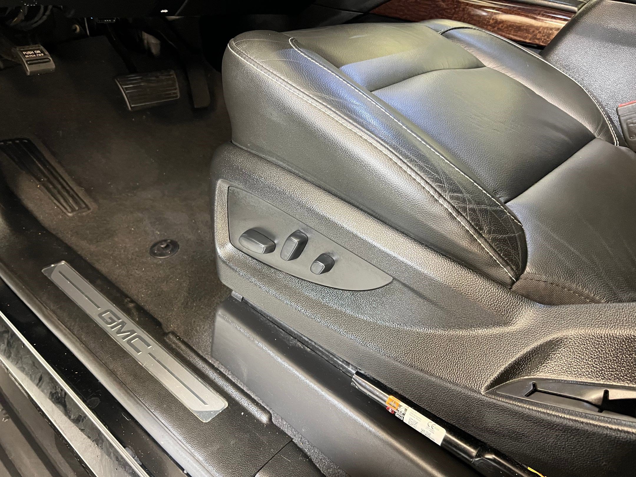 Used 2020 GMC Yukon SLT w/ Value Plus Edition image 12