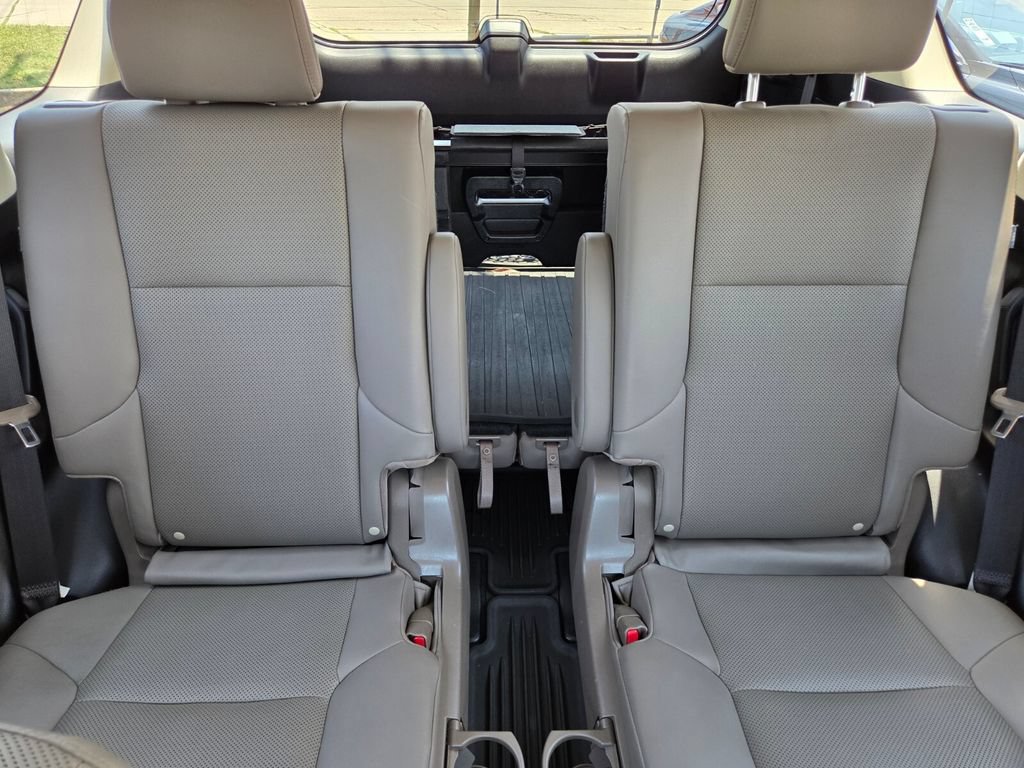 Used 2021 Lexus GX 460 Premium AWD/4WD image 32