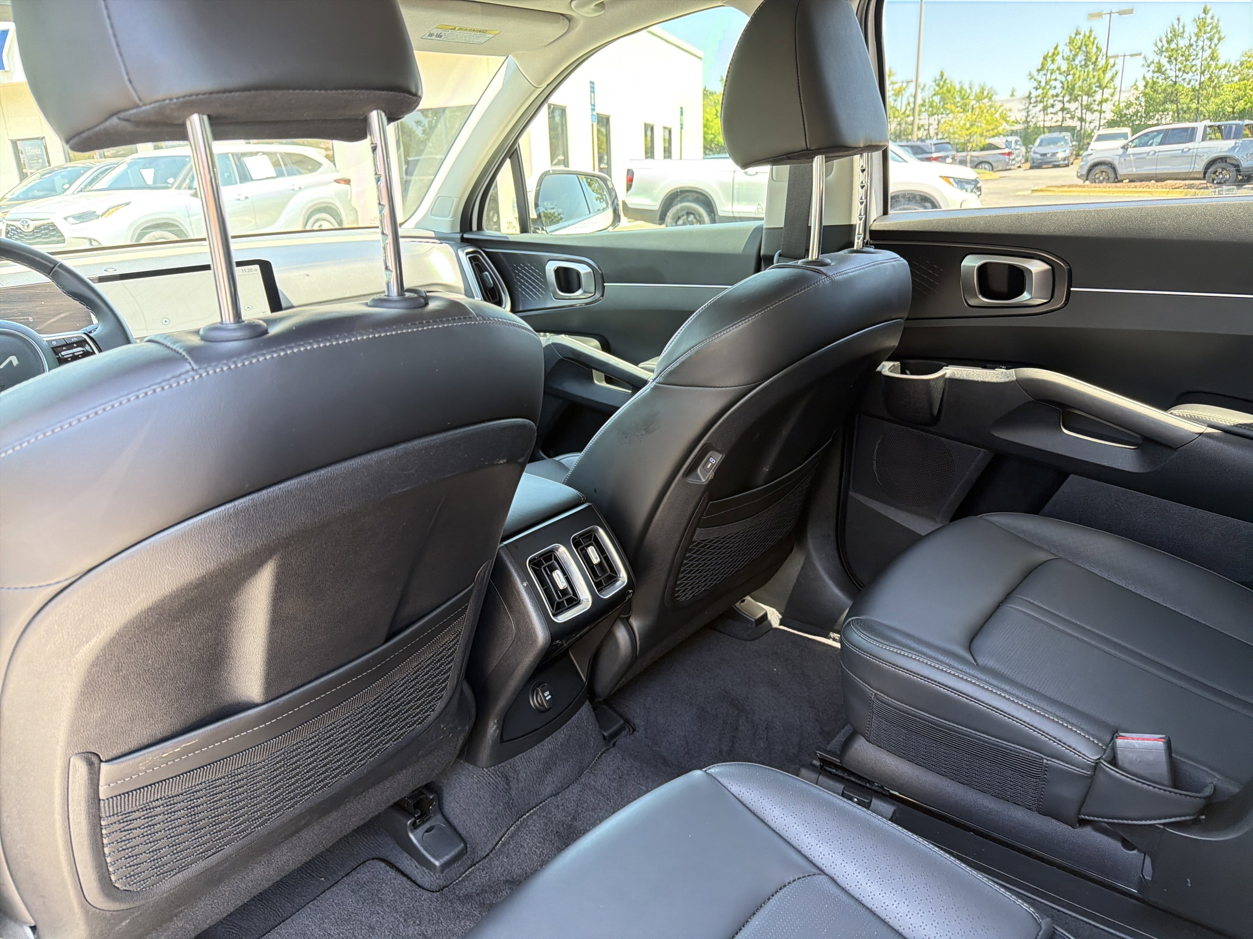 Used 2025 Kia Sorento EX w/ Panoramic Sunroof Package FWD image 20