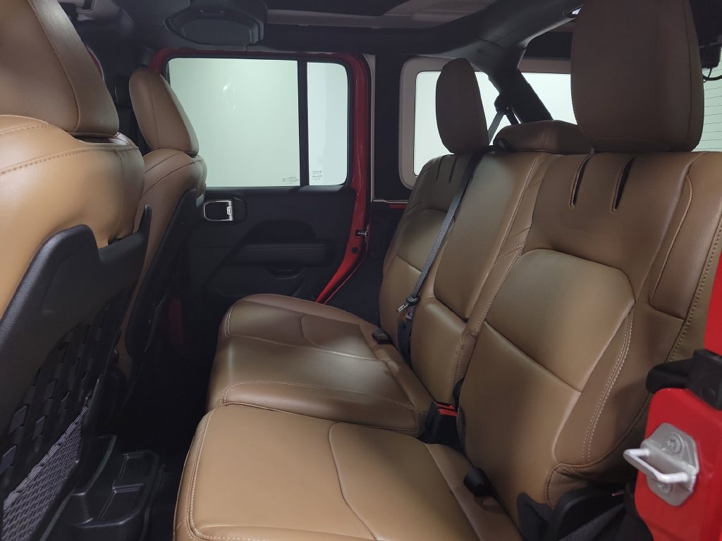 Used 2021 Jeep Wrangler Unlimited Rubicon 4xe w/ Cold Weather Group AWD/4WD image 32
