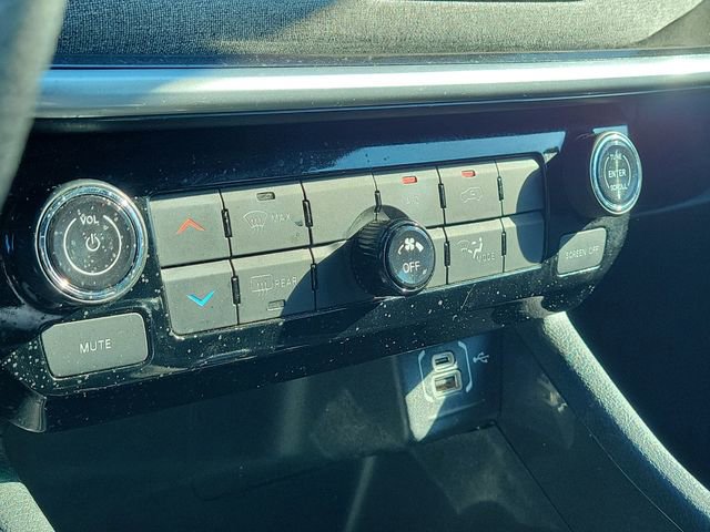 Used 2023 Jeep Compass Sport image 30