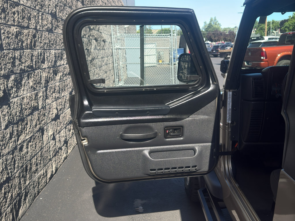 Used 2004 Jeep Wrangler X w/ Convenience Group AWD/4WD image 6