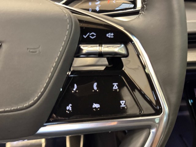 Certified 2026 Cadillac Vistiq Sport w/ LPO, Floor Liner Package AWD/4WD image 29