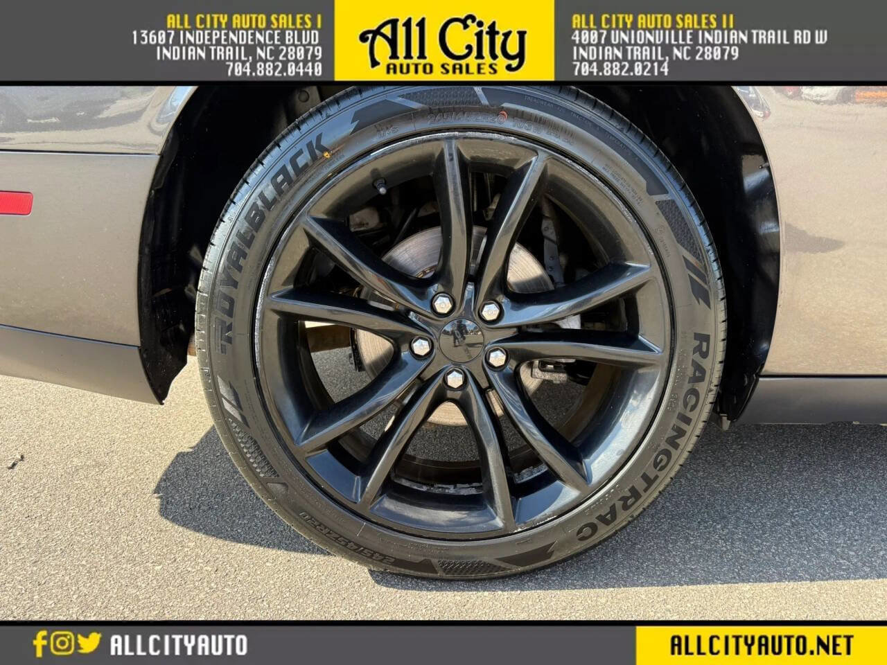 Used 2016 Dodge Challenger SXT w/ Blacktop Package RWD image 26