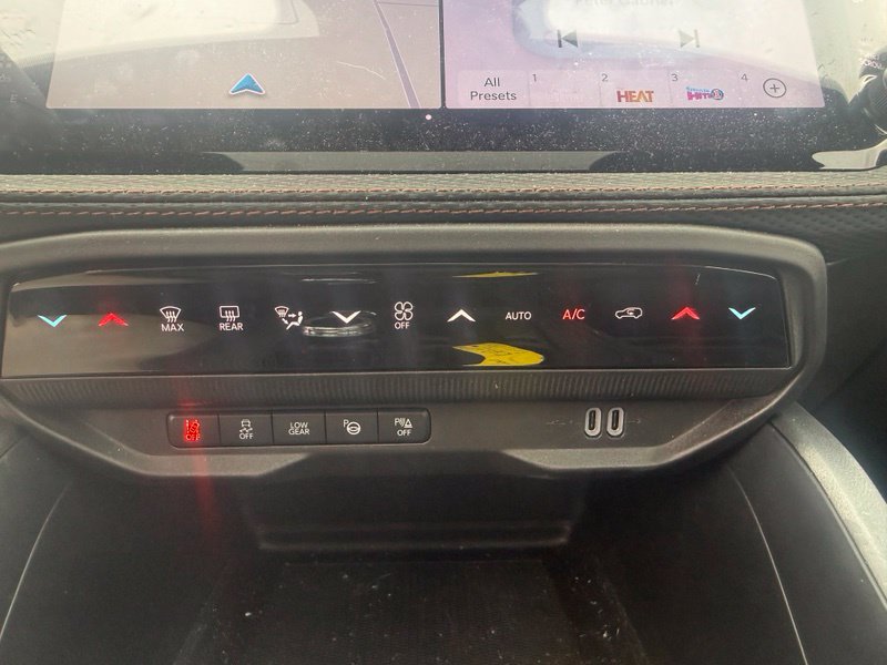 Used 2026 Jeep Cherokee Overland w/ Advanced Pro Tech Group AWD/4WD image 10